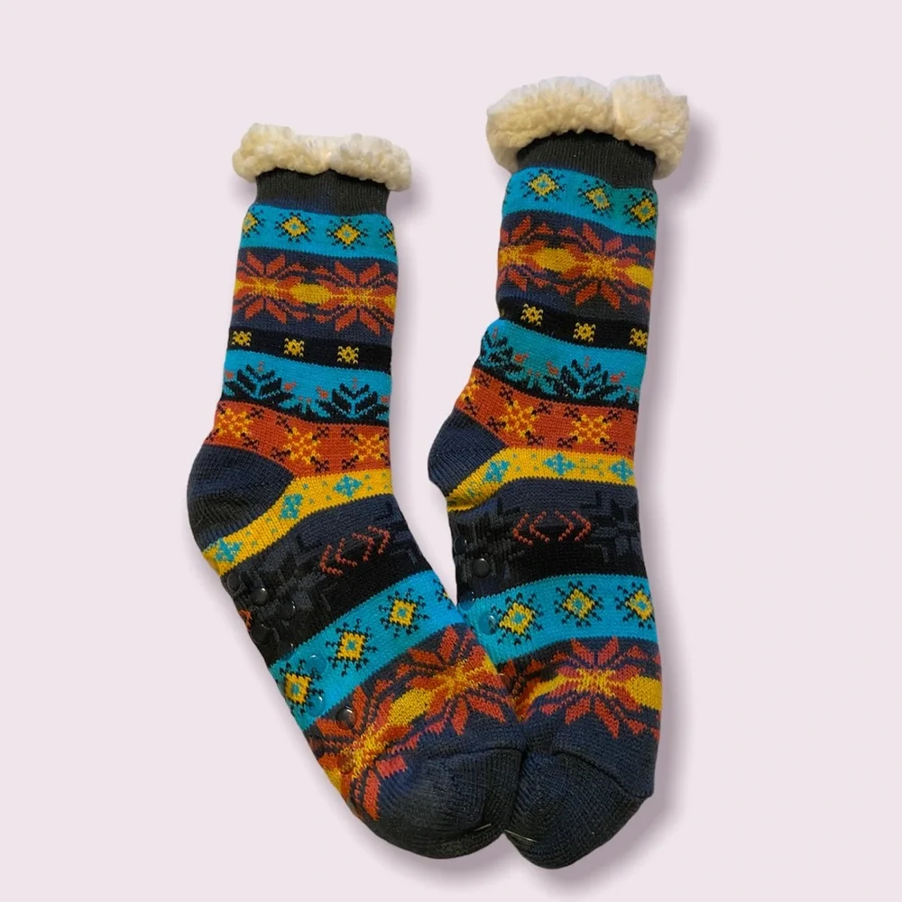 N/A aztec patterned